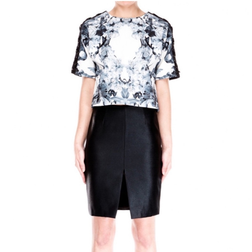 Finders Keepers Womenโs Metallic Black Faux Leather Slit Front Sexy Pencil Skirt
